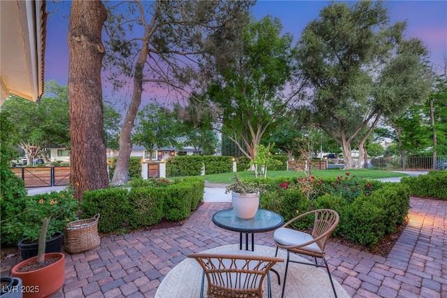 200 Stonewood Ct, Las Vegas, NV 89107 - view of patio / terrace