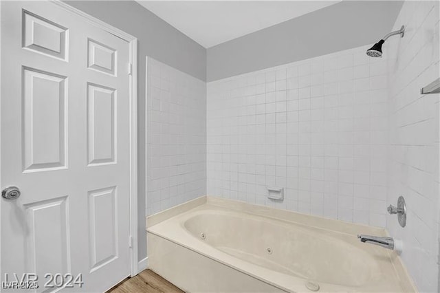 5576 W Rochelle Ave Unit 9C, Las Vegas, NV 89103 - full bath with wood finished floors