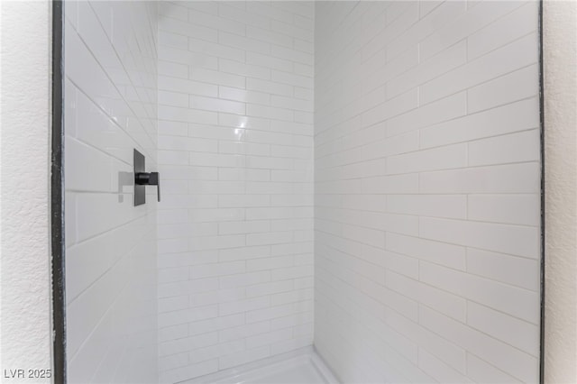 2 Utah Way, Henderson, NV 89015 - bathroom with tiled shower
