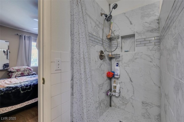1949 King Hill St, Las Vegas, NV 89106 - ensuite bathroom featuring a tile shower