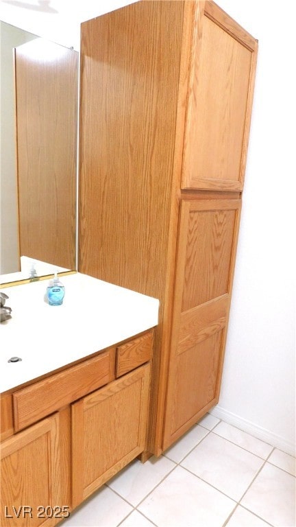 2587 Mizzoni Cir, Henderson, NV 89052 - bathroom featuring tile patterned flooring and vanity