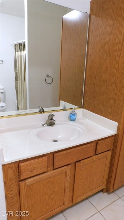 2587 Mizzoni Cir, Henderson, NV 89052 - bathroom with vanity, tile patterned flooring, and a shower with curtain
