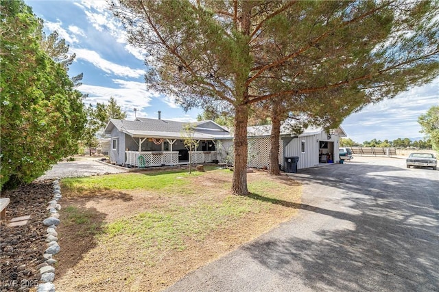 3951 W Blosser Ranch Rd, Pahrump, NV 89060 - view of front facade with driveway