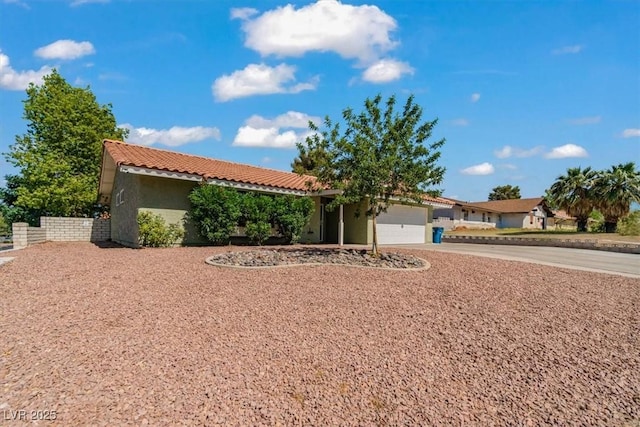 2251 Horse Creek Cir, Henderson, NV 89014 - photo 4