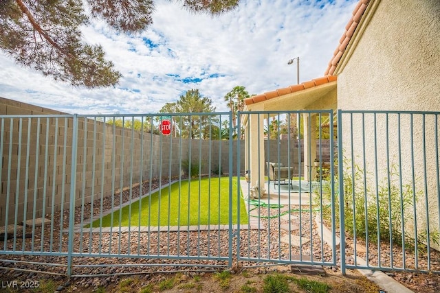 2251 Vangogh Dr, Henderson, NV 89074 - view of fenced backyard