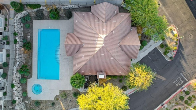 2792 Fountain Ridge Ln, Henderson, NV 89074 - view from above of property with a pool