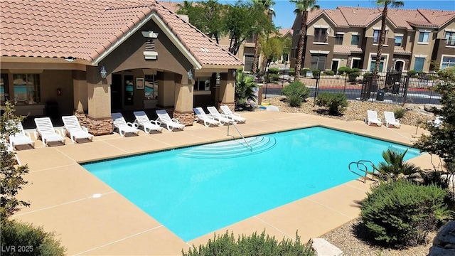 2792 Fountain Ridge Ln, Henderson, NV 89074 - community pool with a patio area