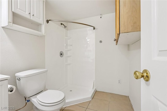 7000 Paddington Way, Las Vegas, NV 89147 - full bath featuring a shower, vanity, and tile patterned flooring
