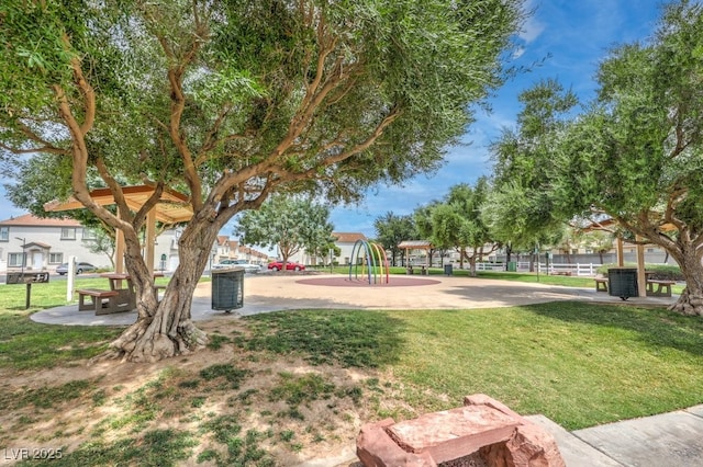 6068 Shyley St Unit 102, Henderson, NV 89011 - view of property's community featuring a yard