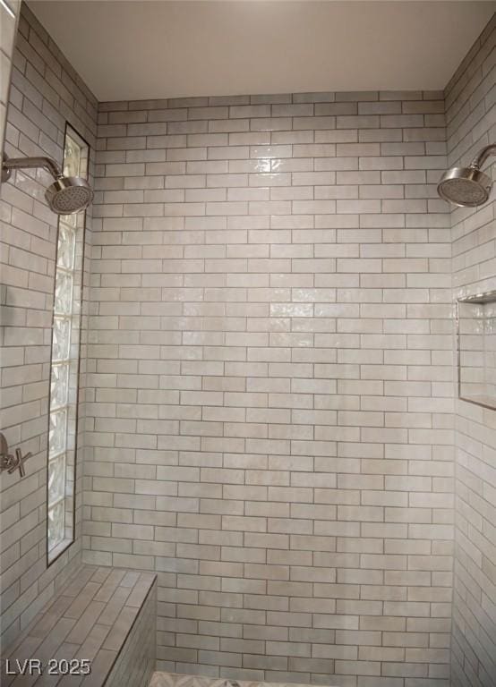 9 Knob Oak Dr, Henderson, NV 89052 - bathroom featuring a tile shower