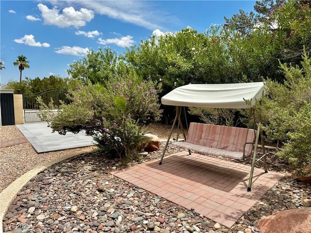 2975 Montessouri St, Las Vegas, NV 89117 - view of patio with a gate