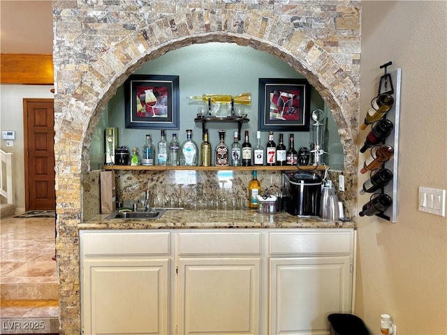 2975 Montessouri St, Las Vegas, NV 89117 - view of indoor wet bar