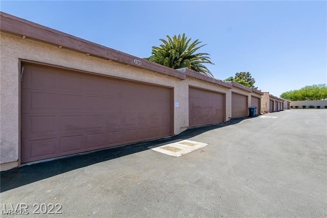 3393 Narod St, Las Vegas, NV 89121 - view of garage
