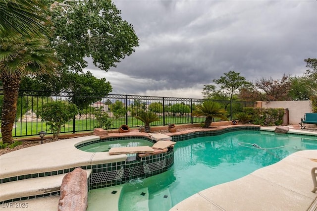 7836 Silver Plateau Ave, Las Vegas, NV 89128 - view of swimming pool featuring a pool with connected hot tub