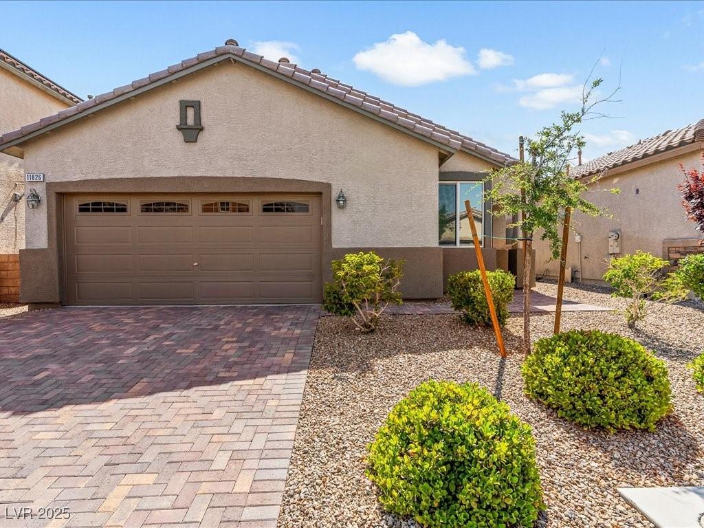 11826 Glinda Ct, Las Vegas, NV 89183 - photo 1