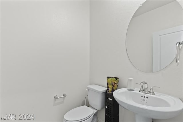 10106 Queens Pearl St, Las Vegas, NV 89141 - bathroom with a sink and toilet