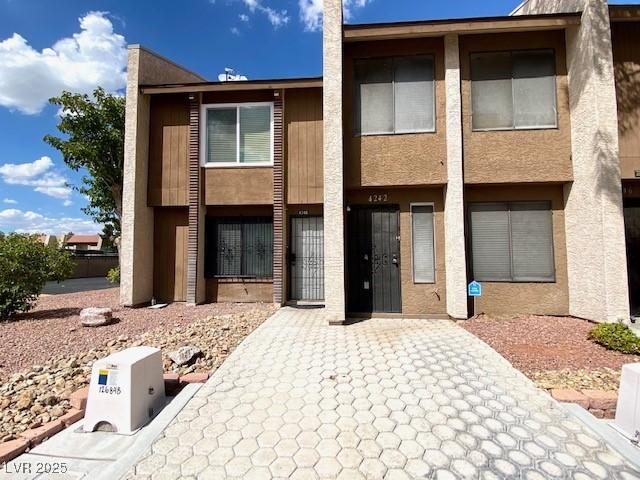 4242 Mississippi Ave, Las Vegas, NV 89103 - view of front of house featuring stucco siding