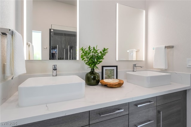 9332 Sienna Vista Dr, Las Vegas, NV 89117 - full bath featuring double vanity