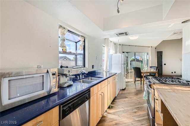 7700 Tomich Ave, Las Vegas, NV 89145
