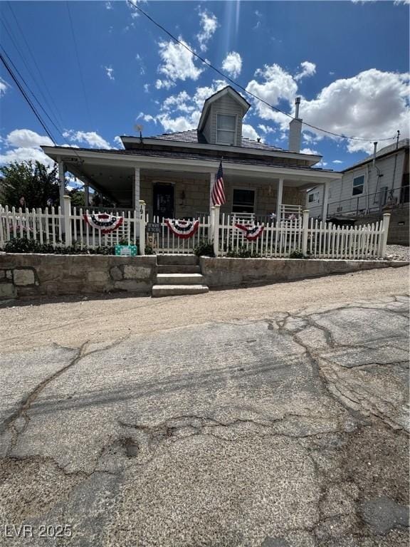 191 S Booker, Tonopah, NV 89049 - view of front facade featuring a porch