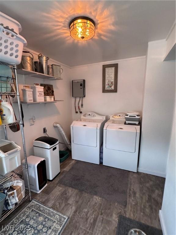 191 S Booker, Tonopah, NV 89049 - laundry area featuring washing machine and dryer and wood finished floors