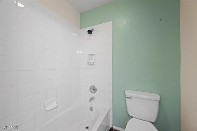 9413 Arcadia Woods Ct, Las Vegas, NV 89149 - full bath with toilet and washtub / shower combination