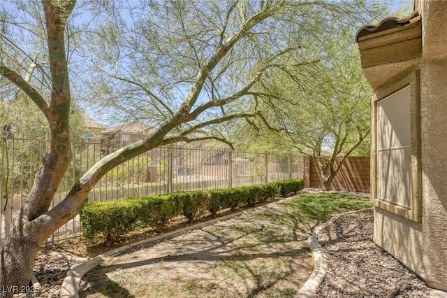 4117 Gliding Gulls Ave, North Las Vegas, NV 89084 - view of yard