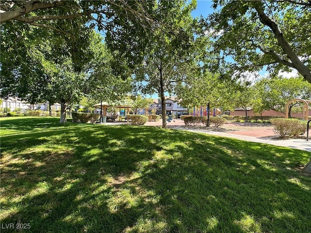 45 Maleena Mesa St Unit 211, Henderson, NV 89074 - view of green lawn