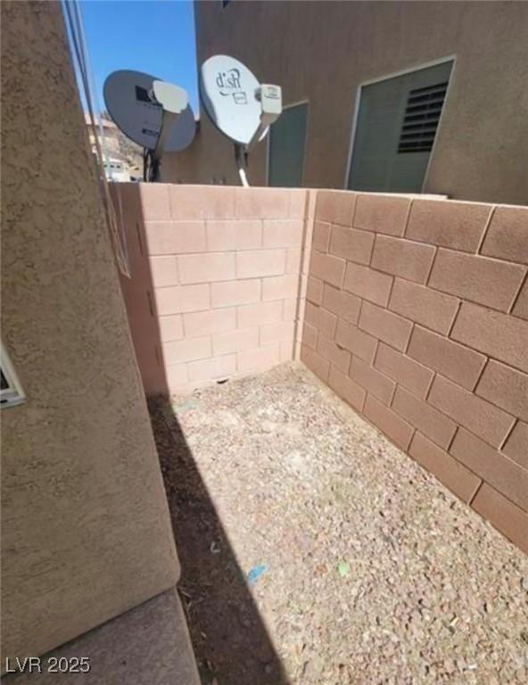 7349 Dolphine Crest Ave, Las Vegas, NV 89129 - view of yard