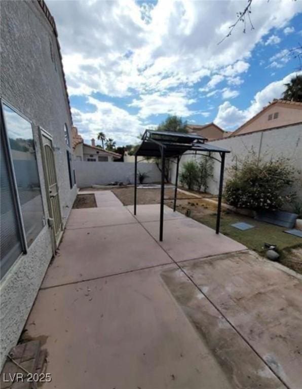 9820 Cross Creek Way, Las Vegas, NV 89117 - view of patio