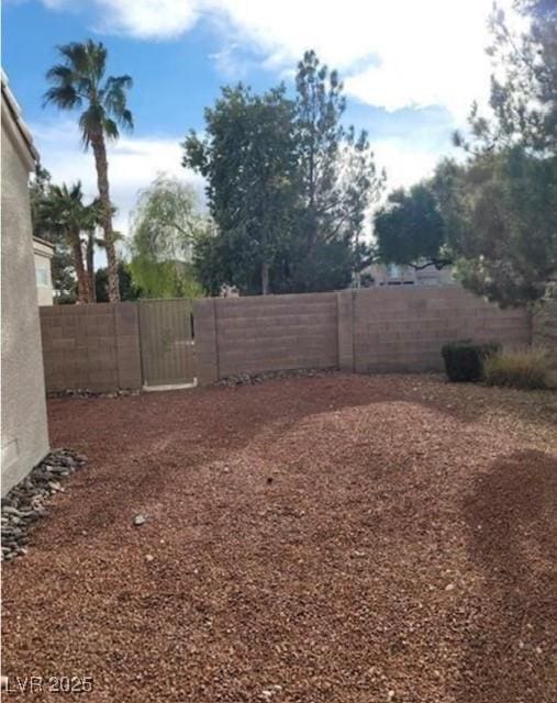 7879 Villa Pintura Ave, Las Vegas, NV 89131 - view of fenced backyard