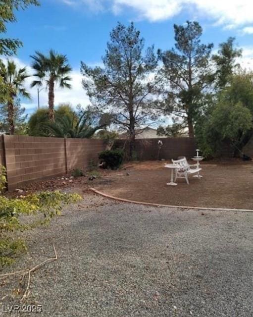 7879 Villa Pintura Ave, Las Vegas, NV 89131 - view of yard with a patio
