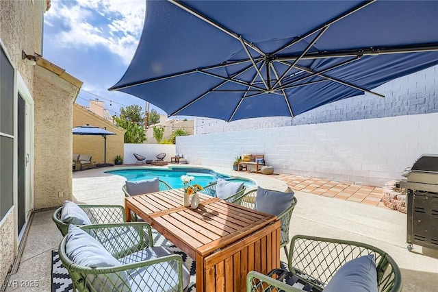 2535 Cortina Ave, Henderson, NV 89074 - view of pool featuring a patio area and a fenced backyard
