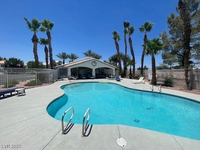 2902 Aztec Lily Ln, Henderson, NV 89074 - community pool with a patio