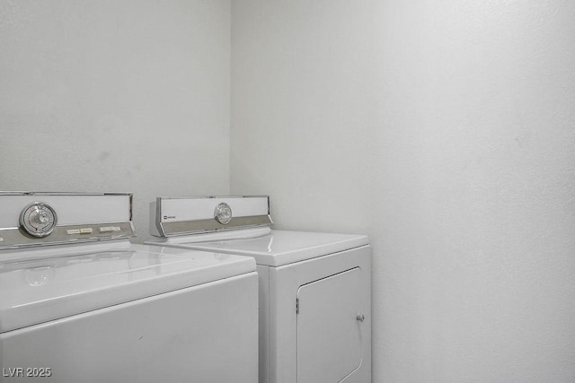 2902 Aztec Lily Ln, Henderson, NV 89074 - laundry area with washing machine and clothes dryer