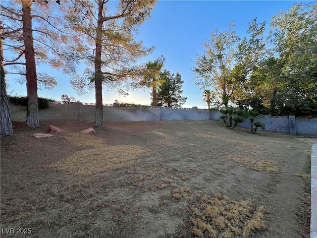 304 Broxton Ln, Las Vegas, NV 89107 - view of fenced backyard