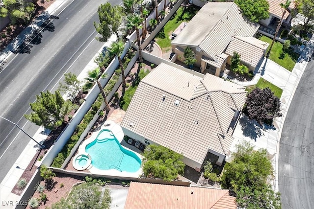 20 Staghorn St, Henderson, NV 89012 - aerial view of property and surrounding area featuring a pool