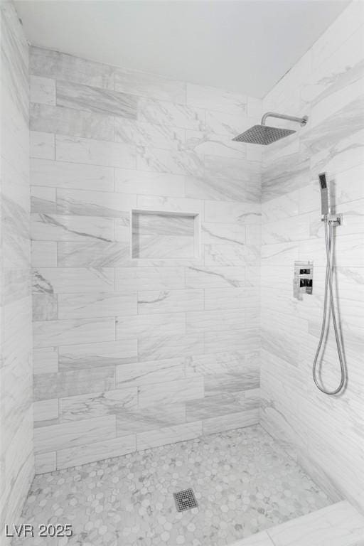244 N 19th St, Las Vegas, NV 89101 - bathroom with tiled shower