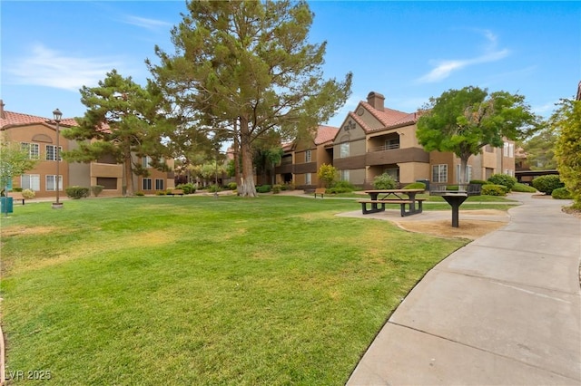 2200 S Fort Apache Rd Unit 1114, Las Vegas, NV 89117 - view of home's community with a lawn and a residential view
