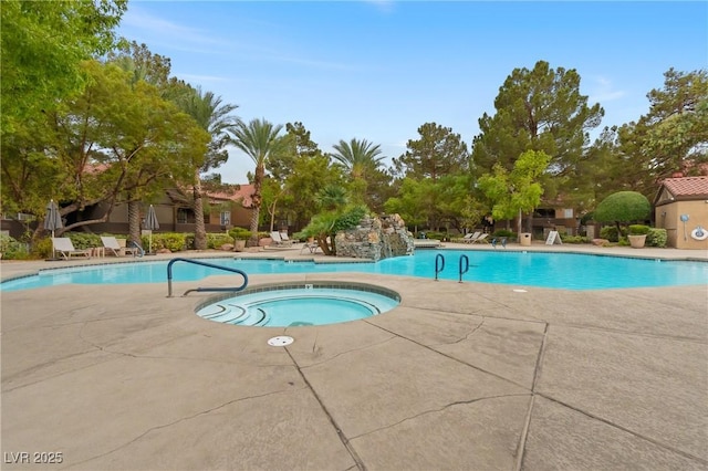 2200 S Fort Apache Rd Unit 1114, Las Vegas, NV 89117 - community pool with a patio and a hot tub