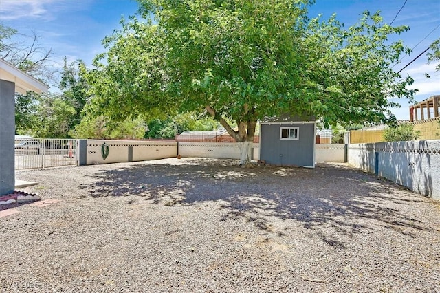 1885 Valley Dr, Las Vegas, NV 89108 - view of yard with a shed