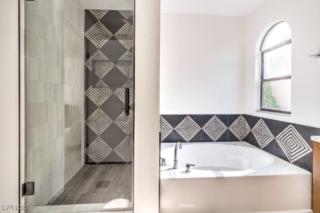 10009 Coral Sands Dr, Las Vegas, NV 89117 - full bath featuring a garden tub and a shower stall