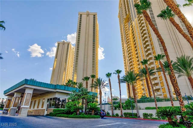 135 E Harmon Ave Unit 2002 & 2004, Las Vegas, NV 89109 - photo 3