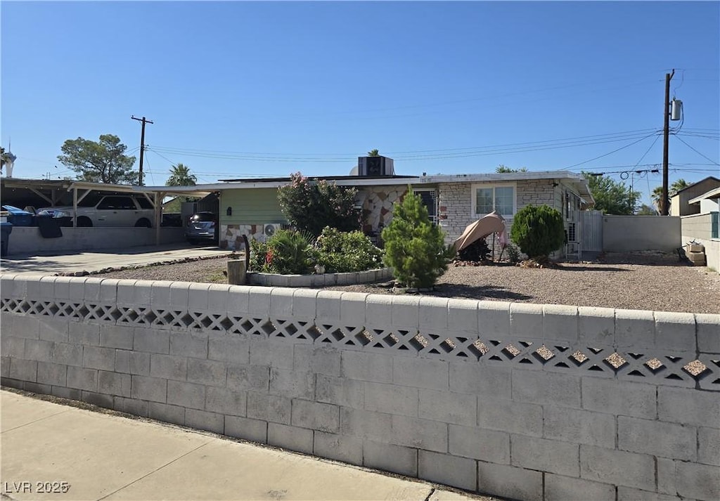 1692 Palora Ave, Las Vegas, NV 89169 - view of front of house with a carport