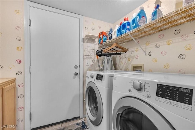 9836 La Vid Ct, Las Vegas, NV 89117 - laundry room featuring washer and dryer