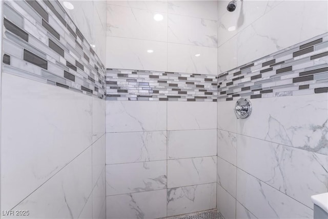 5317 Lytton Ave, Las Vegas, NV 89146 - bathroom with tiled shower