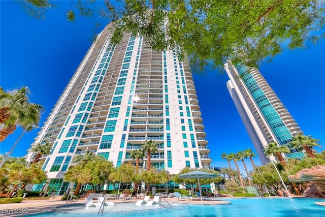 222 Karen Ave Unit 3908, Las Vegas, NV 89109 - photo 1
