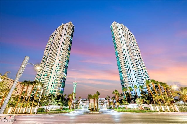 222 Karen Ave Unit 3908, Las Vegas, NV 89109 - photo 44