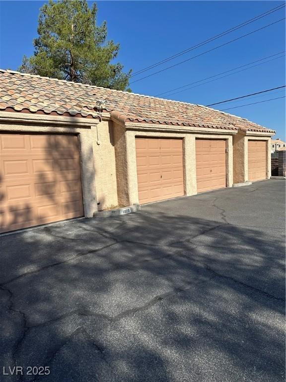 1600 N Torrey Pines Dr Unit 101, Las Vegas, NV 89108 - view of garage