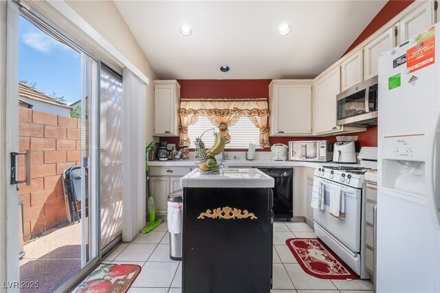 5624 Scottyboy Dr, Las Vegas, NV 89113 - photo 14